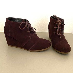 Toms Brown Suede Desert Wedge Booties Size 8